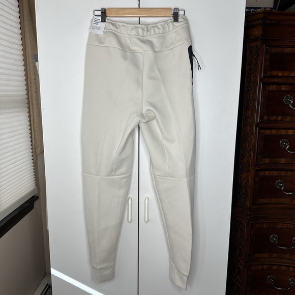 Nike Tech Fleece Sportswear Joggers Light Orewood Sweatpants HV0959-104 Sz S NEW - Picture 2 of 4